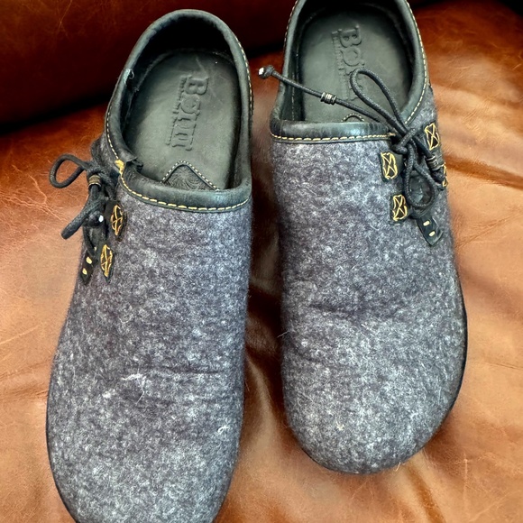 Born Shoes - Born Gray/Black Leather and Wool Clogs/Mules Sz 9/40.5